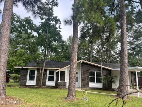 5206 Little John Street, Pascagoula, MS 39581