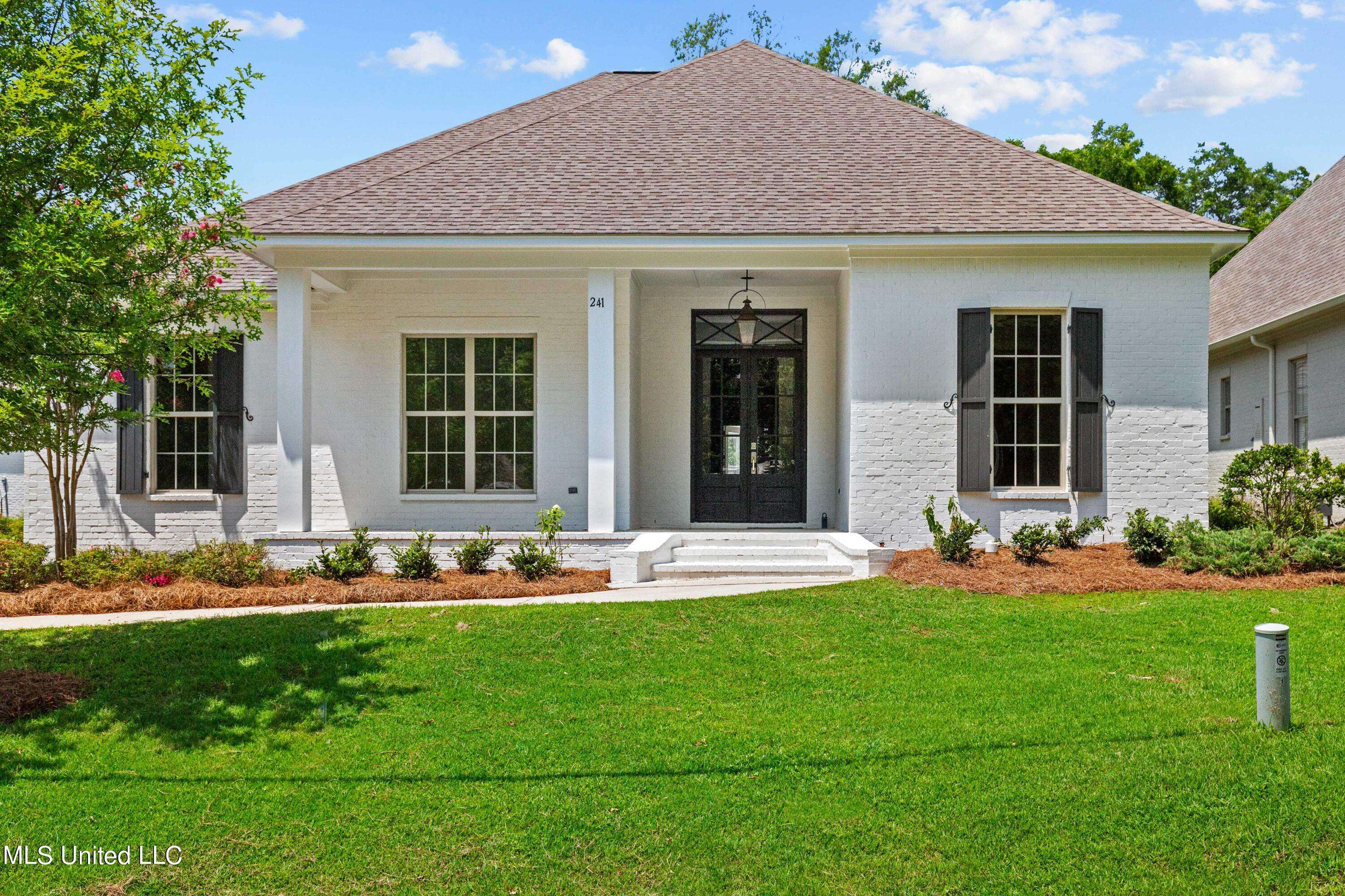 241 N Central Avenue, Ridgeland, MS 39157