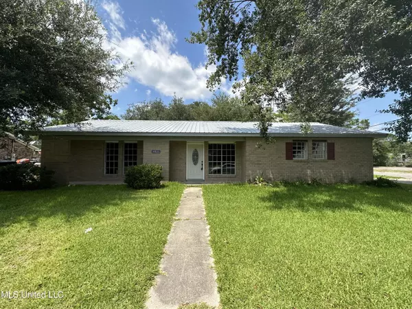 4811 Coronada Avenue, Pascagoula, MS 39581