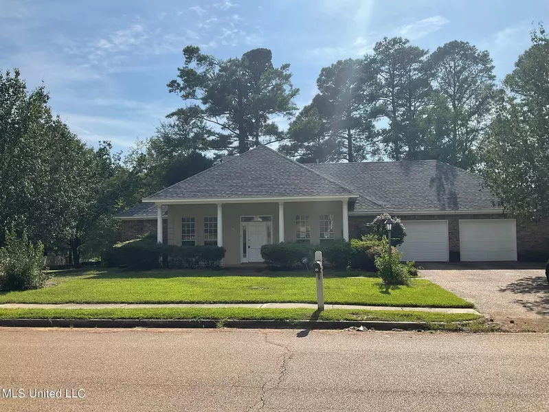 303 Pinewood Lane, Ridgeland, MS 39157