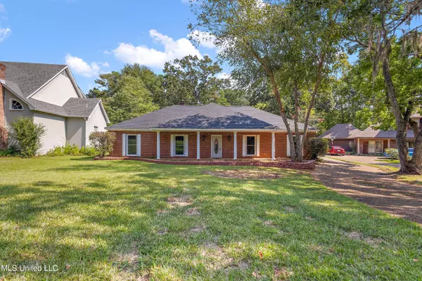 7 Avery Circle, Jackson, MS 39211