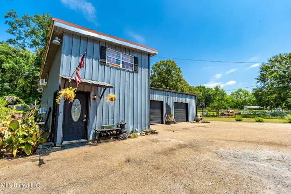 Petal, MS 39465,58 City Barn Loop