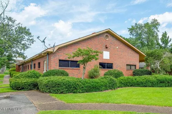 105 Asbury Circle #A, Hattiesburg, MS 39402