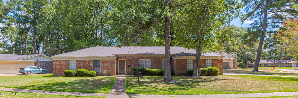 Jackson, MS 39211,5035 Riverwood Circle