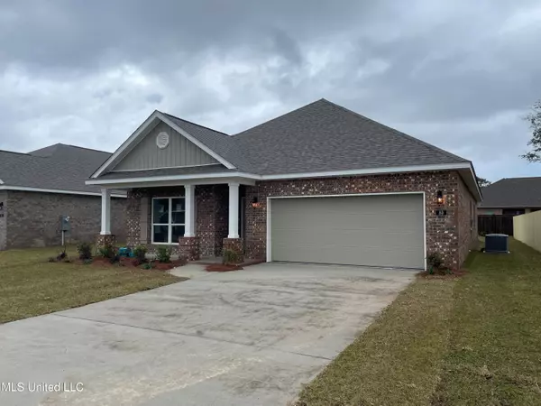 89 Saltmeadow Circle, Ocean Springs, MS 39564