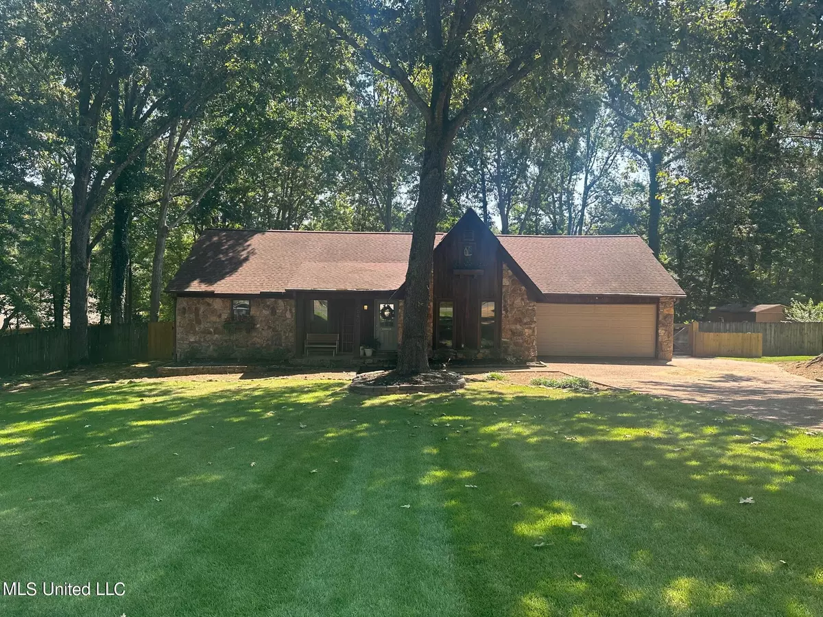 Nesbit, MS 38651,2640 Maple Hill Drive