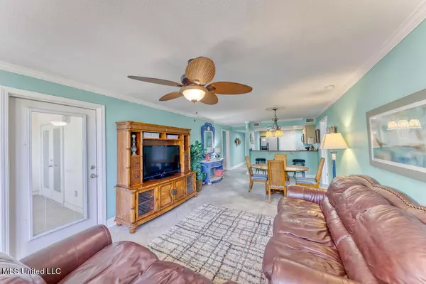 Biloxi, MS 39531,2046 Beach Boulevard #203