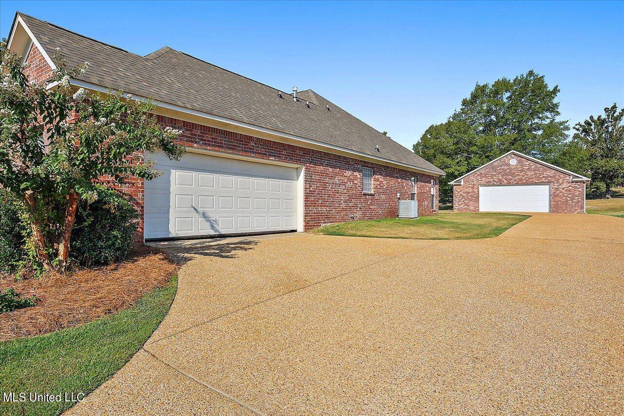 Brandon, MS 39047,107 Redbud Drive