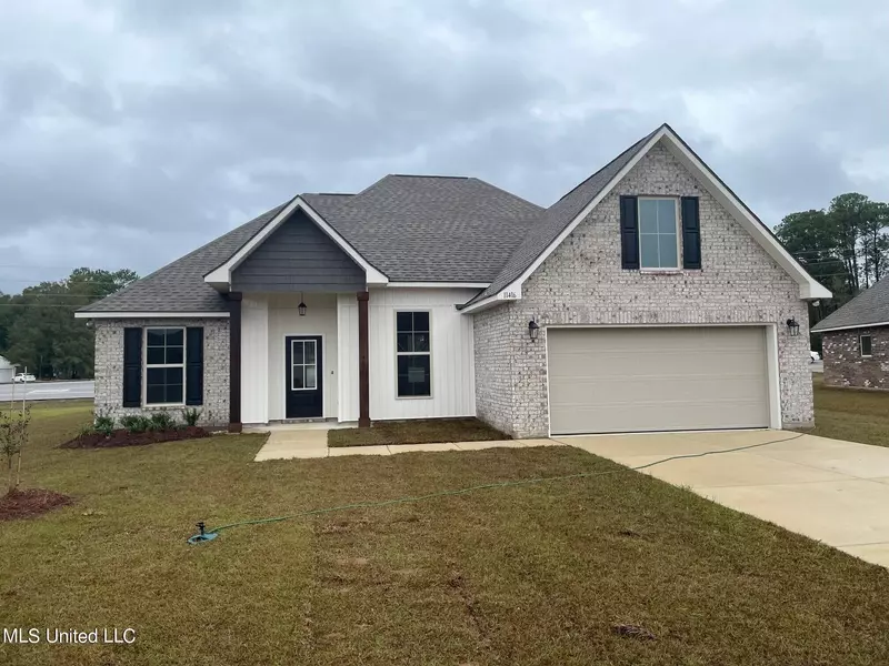 11416 Memphis Circle, Ocean Springs, MS 39564