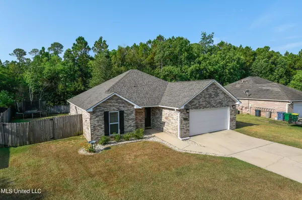 6903 Pinehurst Drive, Ocean Springs, MS 39564