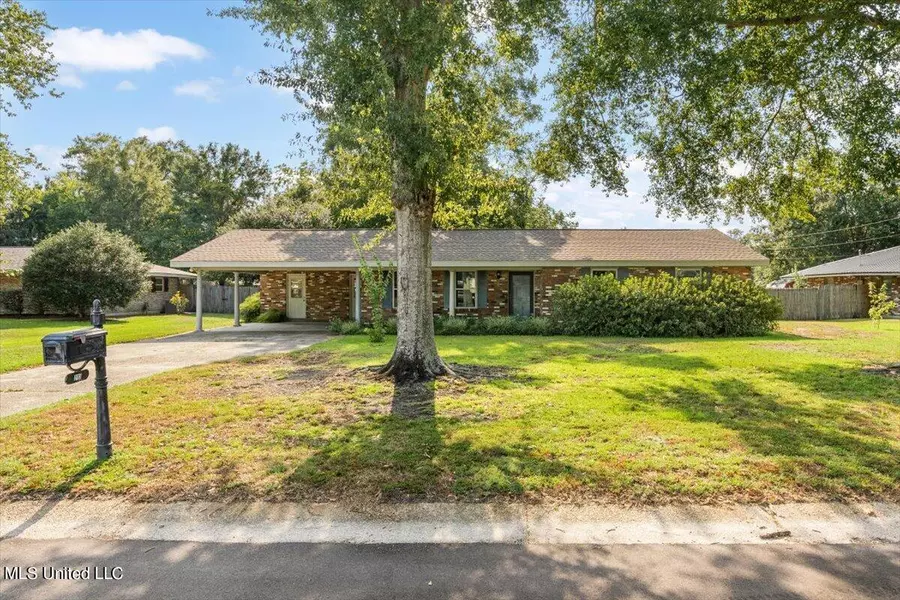 215 Lynwood Circle, Long Beach, MS 39560