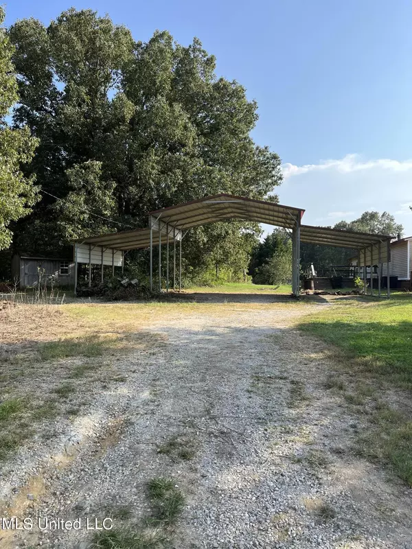 Byhalia, MS 38611,430 Shamrock Loop Loop