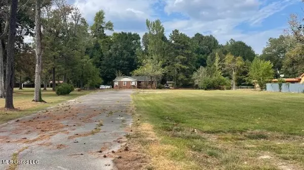 1505 E Third Street, Forest, MS 39074