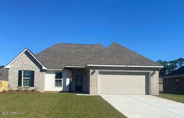 11616 Rosalie Place, Ocean Springs, MS 39564