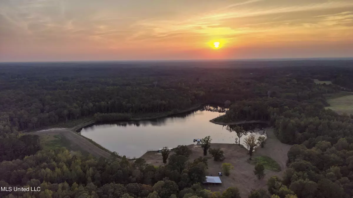 Camden, MS 39045,2757 Highway 17