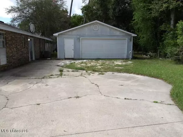 Pascagoula, MS 39581,4207 Locksley Avenue