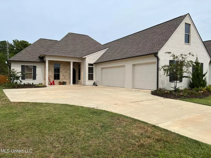 1313 Jasmine Way, Flowood, MS 39232