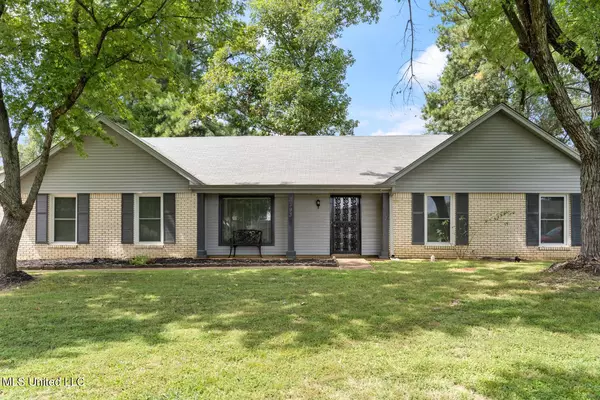 8393 Farmington Drive, Southaven, MS 38671