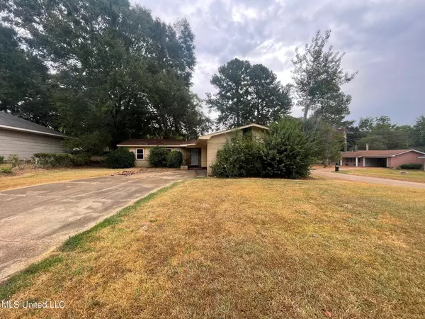 1262 Summer Lane, Jackson, MS 39211