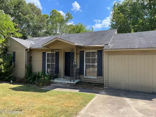 327 Audubon Place, Jackson, MS 39206