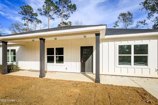 Ocean Springs, MS 39564,516 Plum Street