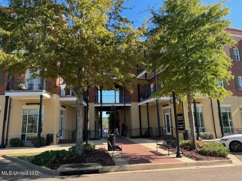 301 Northlake Avenue #207, Ridgeland, MS 39157