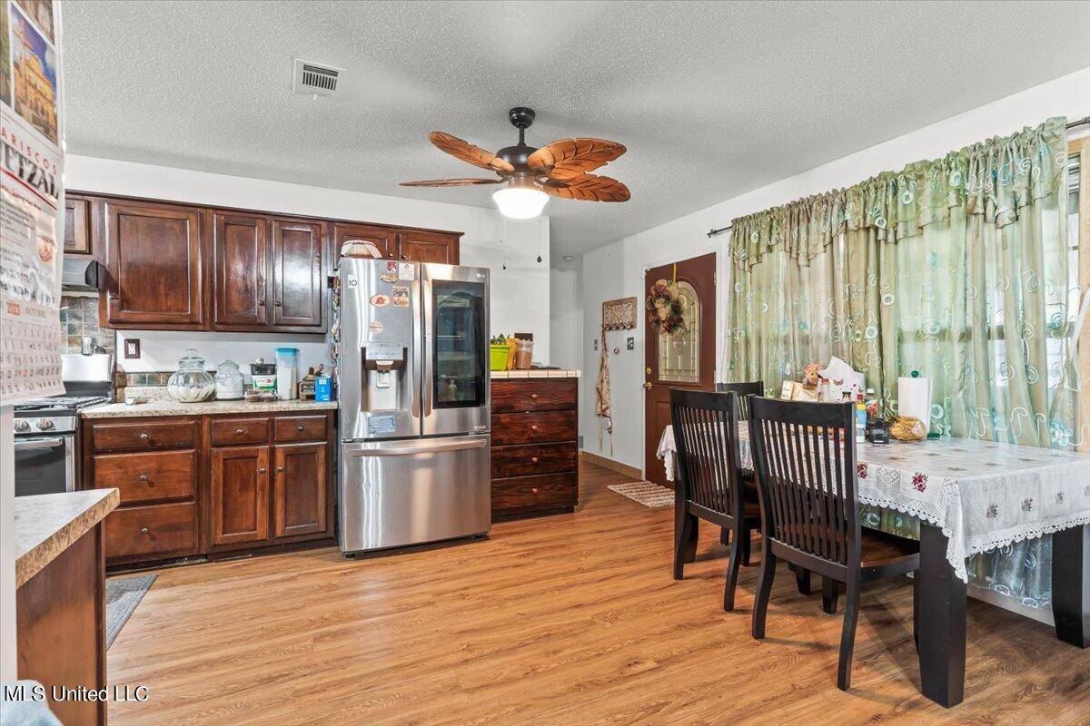 Byhalia, MS 38611,19 Embry Road