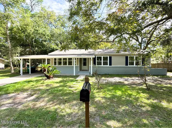 1602 Sunset Street, Pascagoula, MS 39567