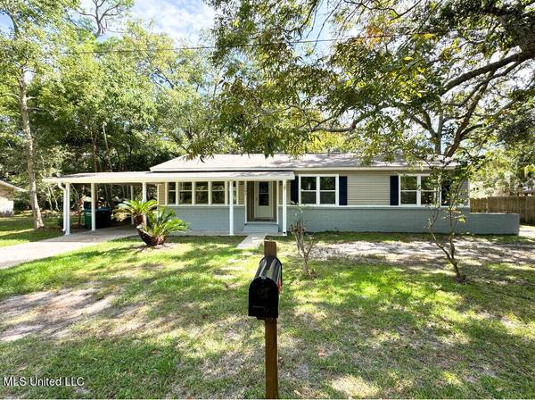 1602 Sunset Street,  Pascagoula,  MS 39567