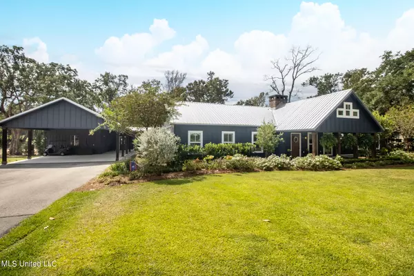 Biloxi, MS 39532,2315 N Country Club Lane