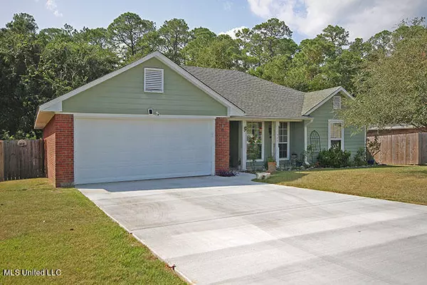 11525 Bayou Place, Ocean Springs, MS 39564