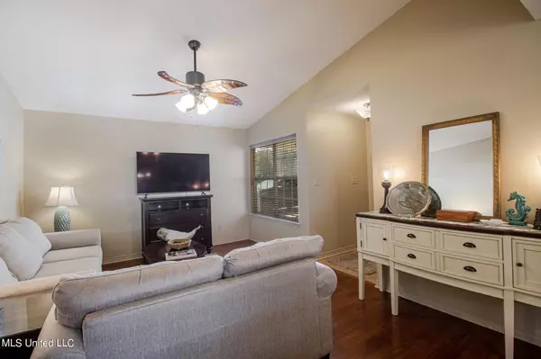 Long Beach, MS 39560,94 N Seashore Avenue