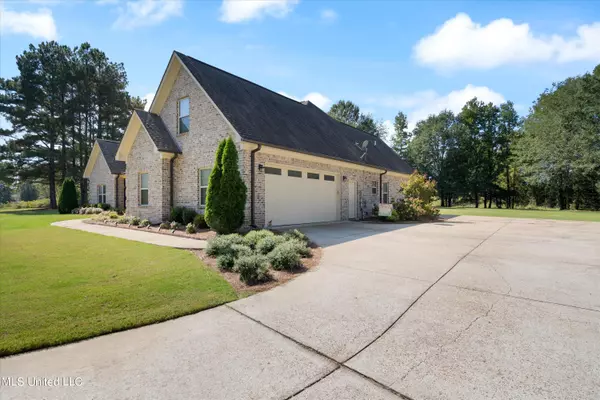 Senatobia, MS 38668,104 Rosewood Drive