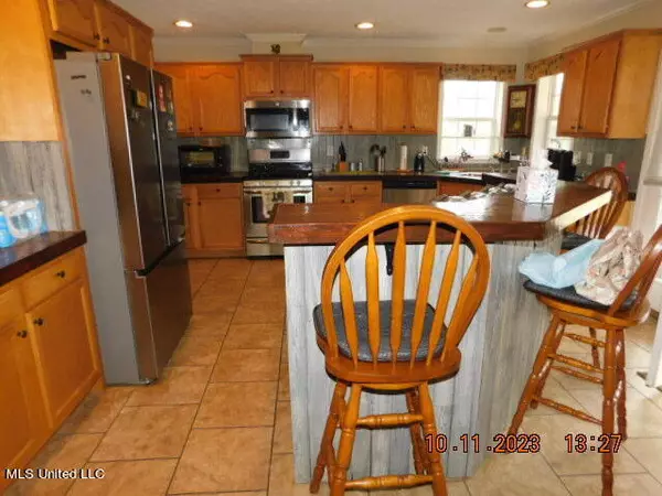 Pope, MS 38658,7903 Pope Water Valley Road