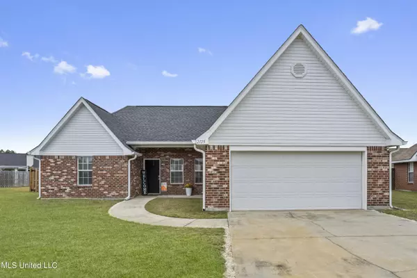 2125 Irma Circle, Ocean Springs, MS 39564