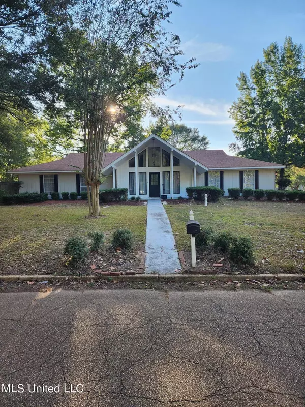 5201 Sycamore Drive, Jackson, MS 39212