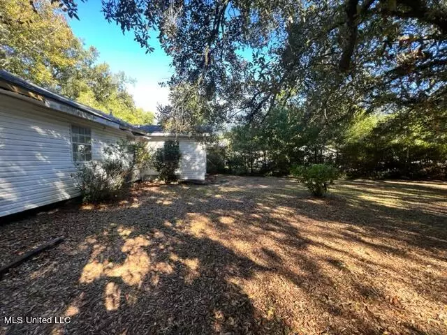 2425 Hewes Avenue, Gulfport, MS 39507