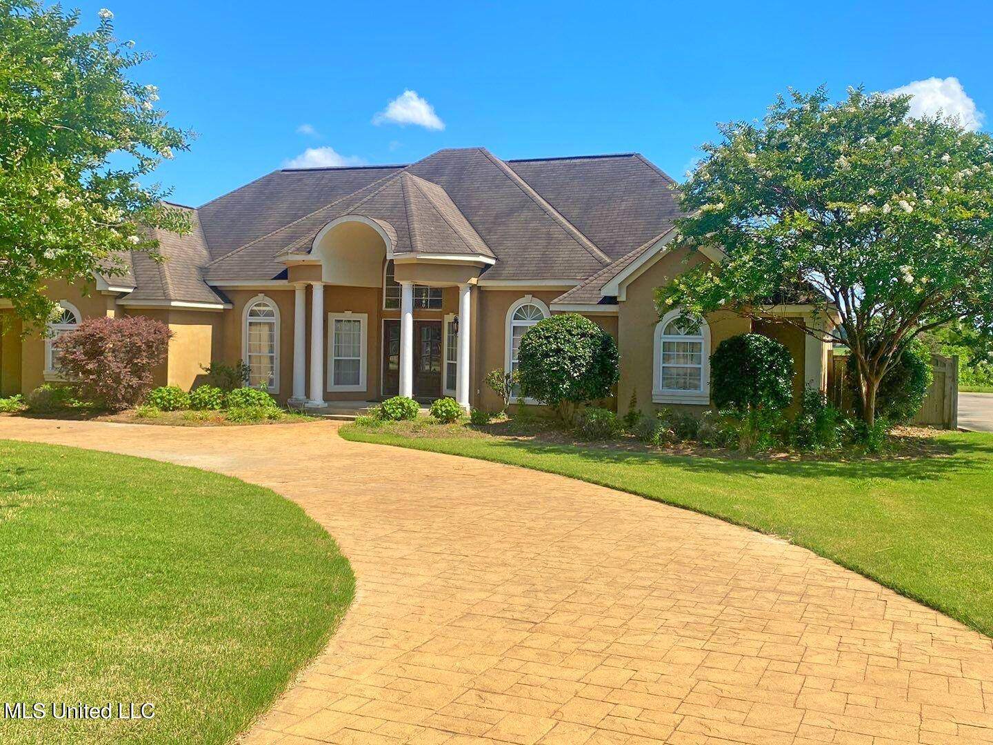 Greenwood, MS 38930,1202 Robert E Lee Drive