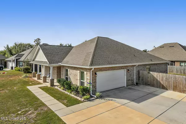 Ocean Springs, MS 39564,1022 Silverbell Cove