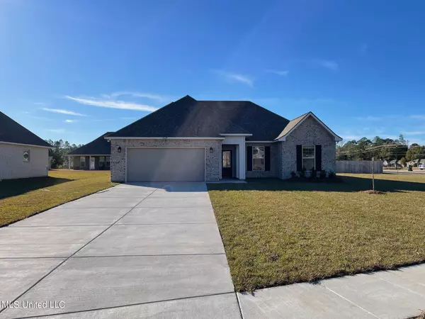 11629 Rosalie Place, Ocean Springs, MS 39564