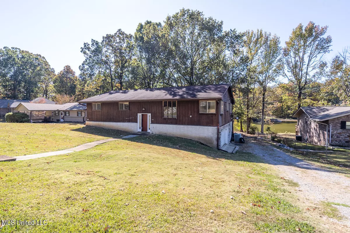 Hernando, MS 38632,8701 Bobwhite Drive