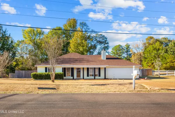 301 Siwell Meadows Drive, Byram, MS 39272