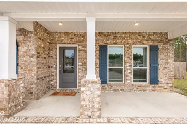 Ocean Springs, MS 39564,6448 Chickory Way