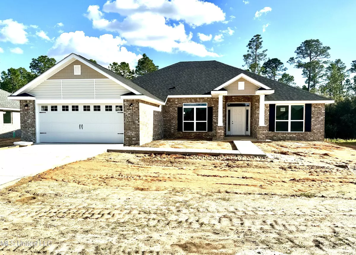 Biloxi, MS 39532,6215 Roxanne Way