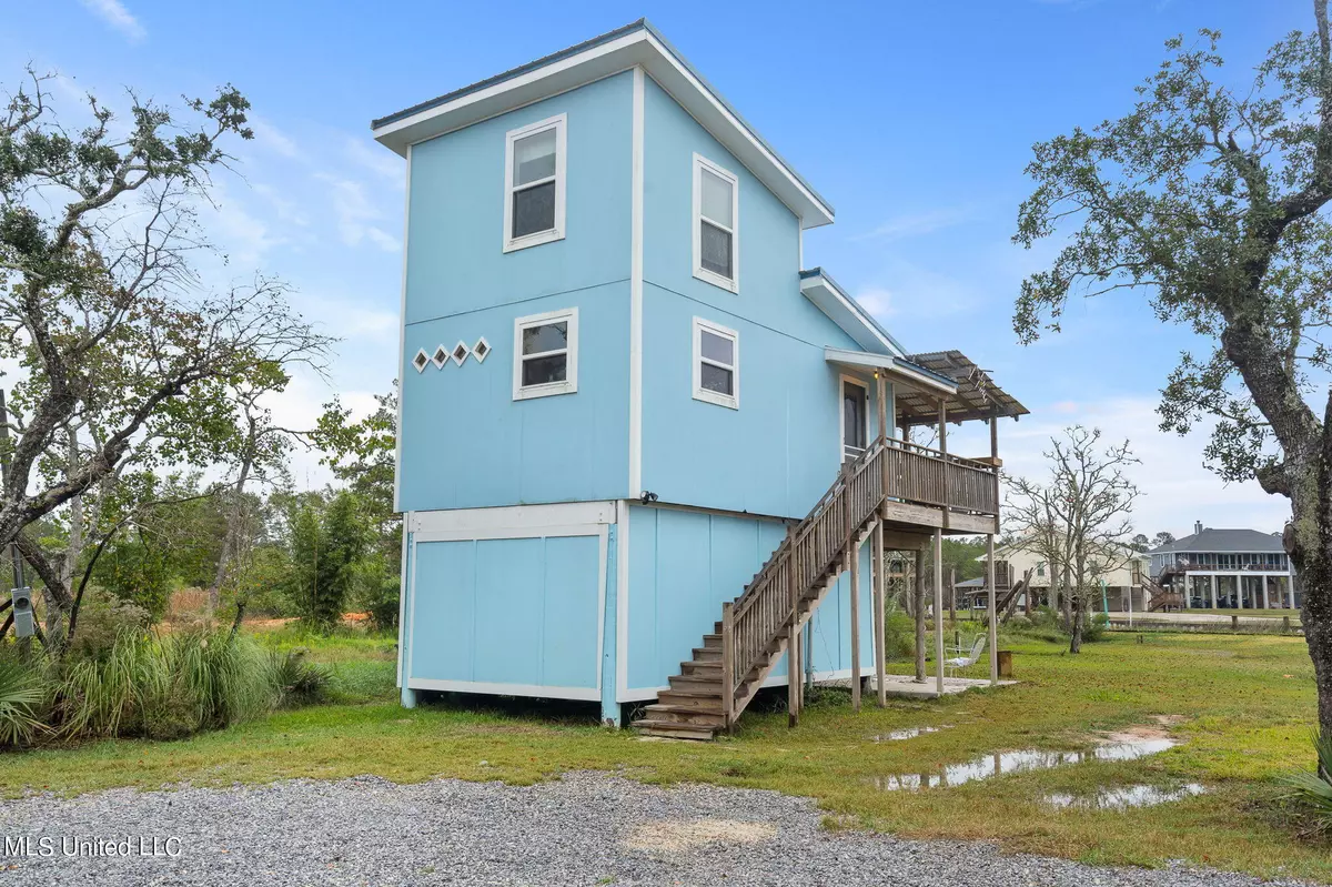 Bay Saint Louis, MS 39520,10250 E Bayou View Drive