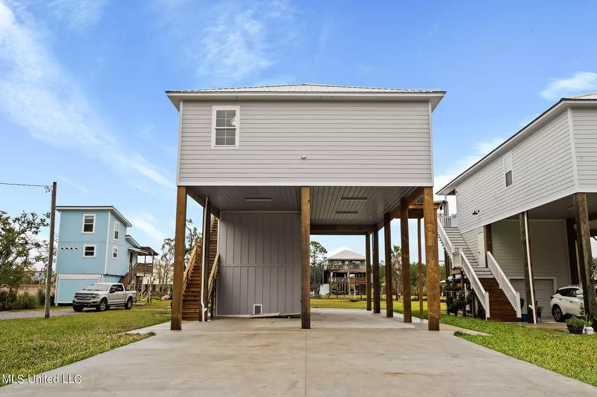 Bay Saint Louis, MS 39520,10246 E Bayou View Drive