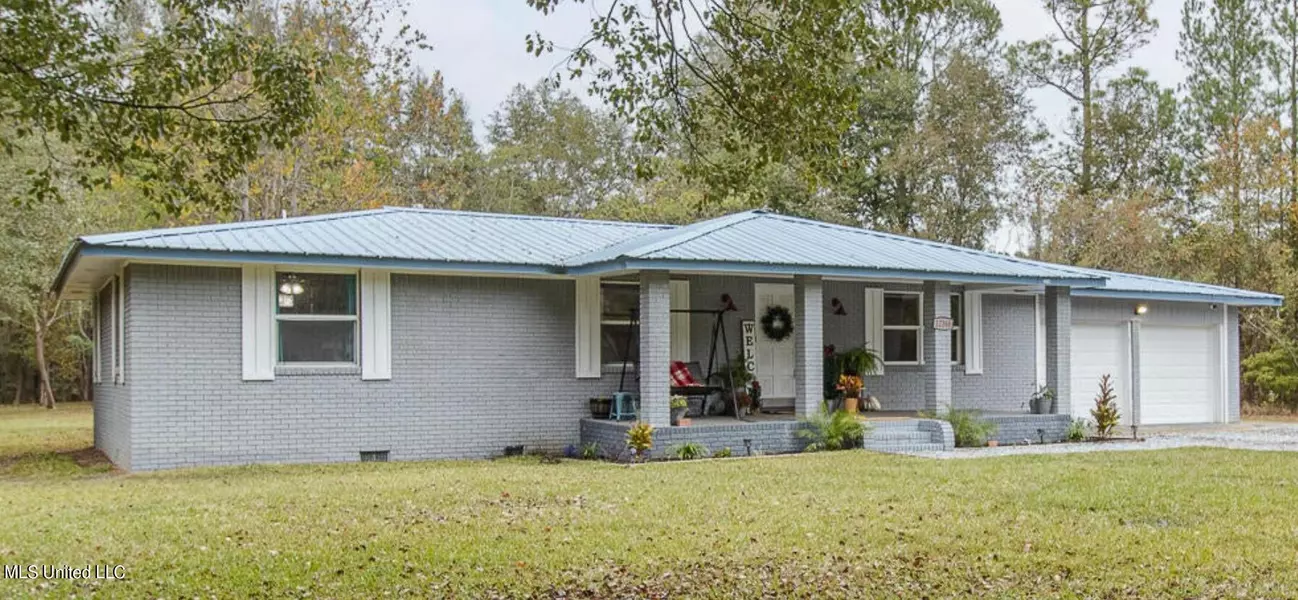 12368 School Road, Saucier, MS 39574