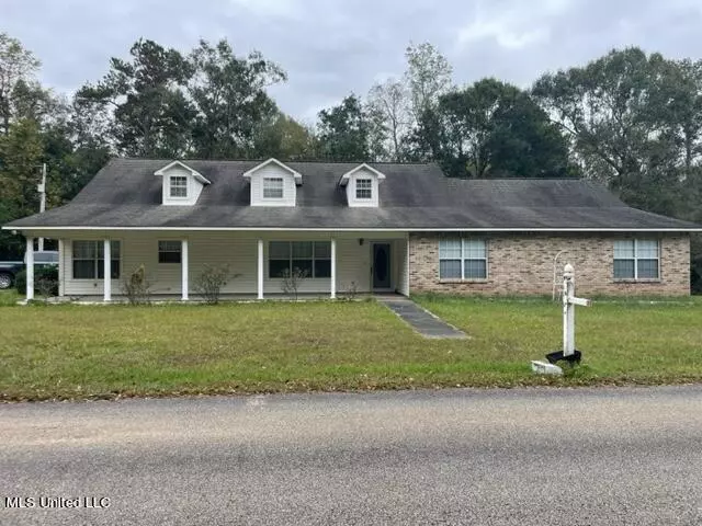 16038 Hart Lane, Kiln, MS 39556