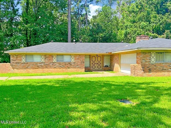 6135 Woodhaven Road, Jackson, MS 39206