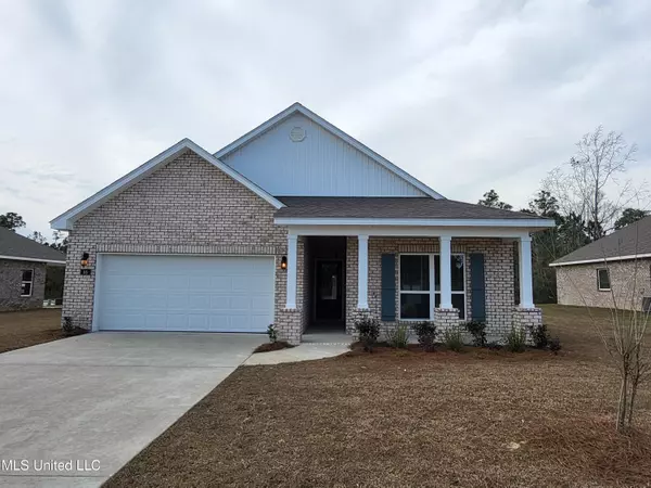 96 Saltmeadow Circle, Ocean Springs, MS 39564